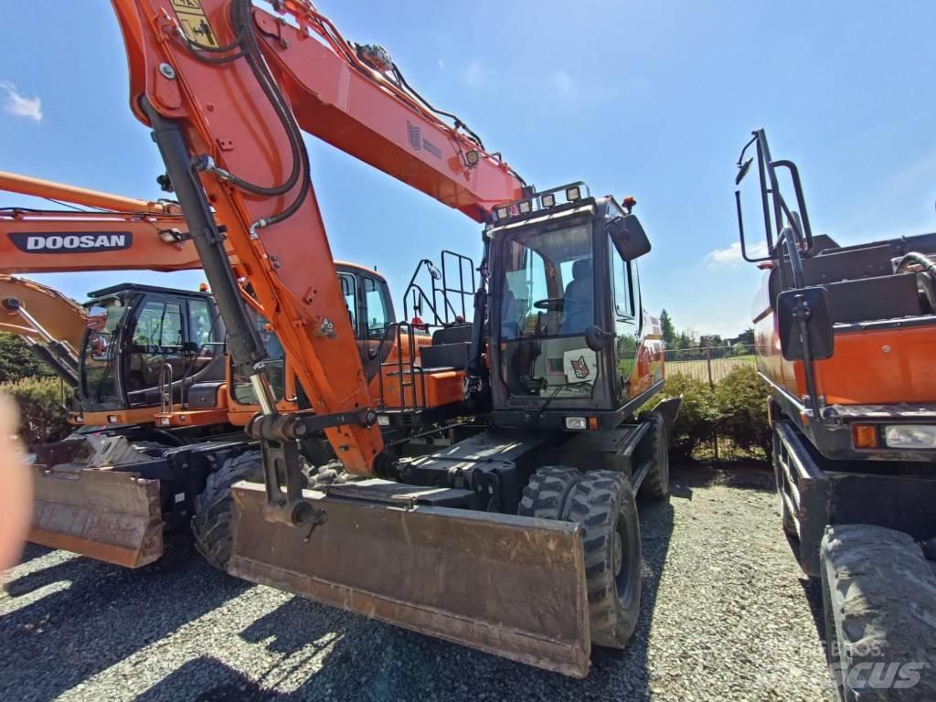 Doosan DX140W-5 Wheeled excavators