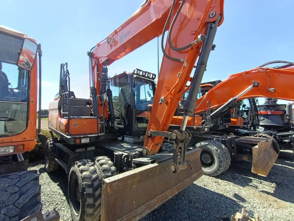 Doosan DX140W-5 Wheeled excavators