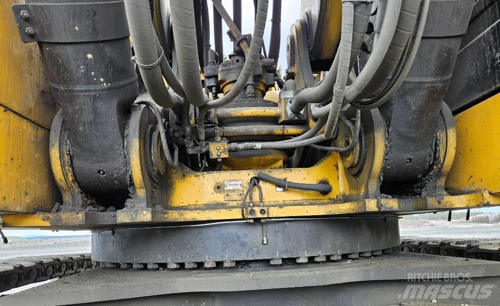 CAT 390 F Crawler excavators