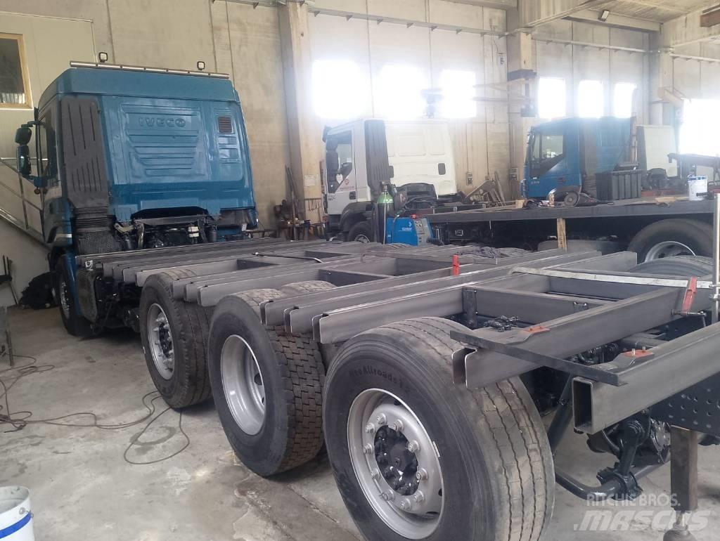Iveco Stralis 320S50 Beavertail Flatbed / winch trucks