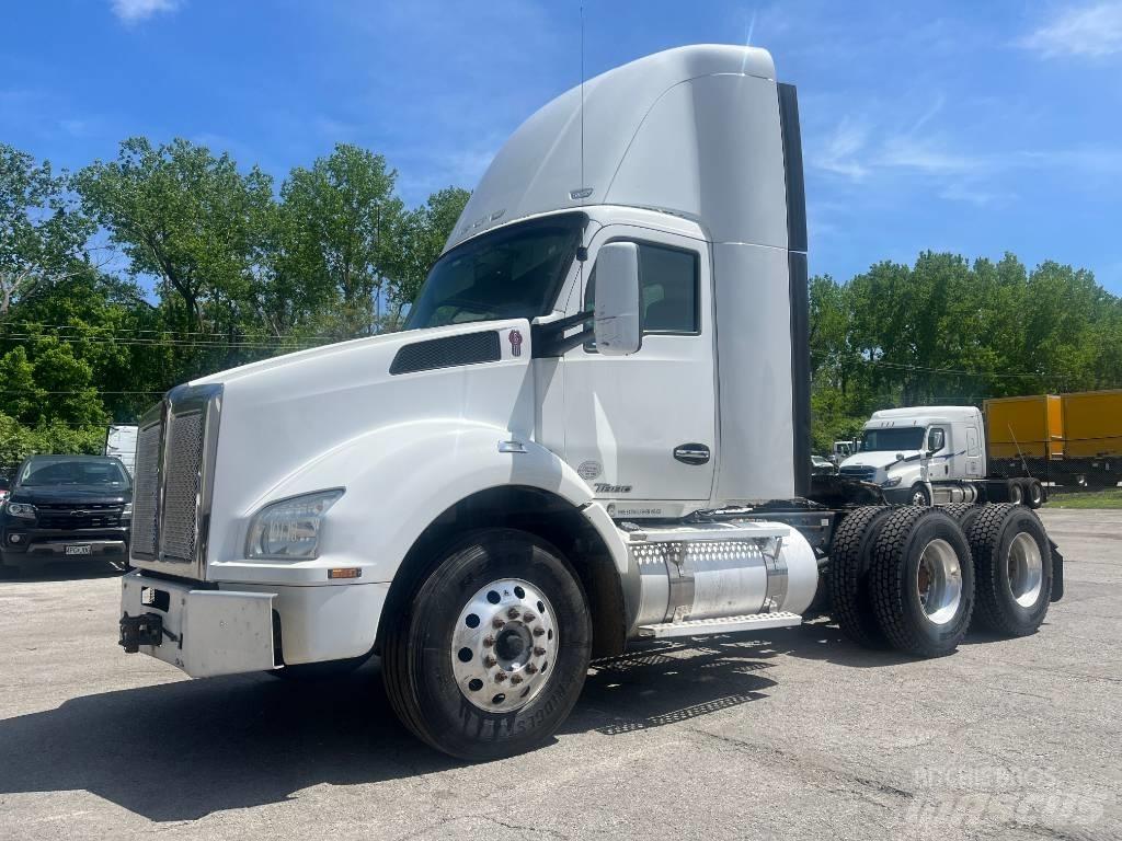 Kenworth T 880 Prime Movers