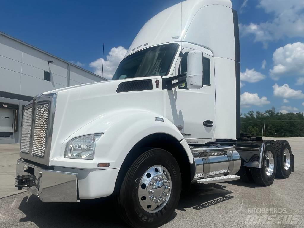 Kenworth T 880 Prime Movers