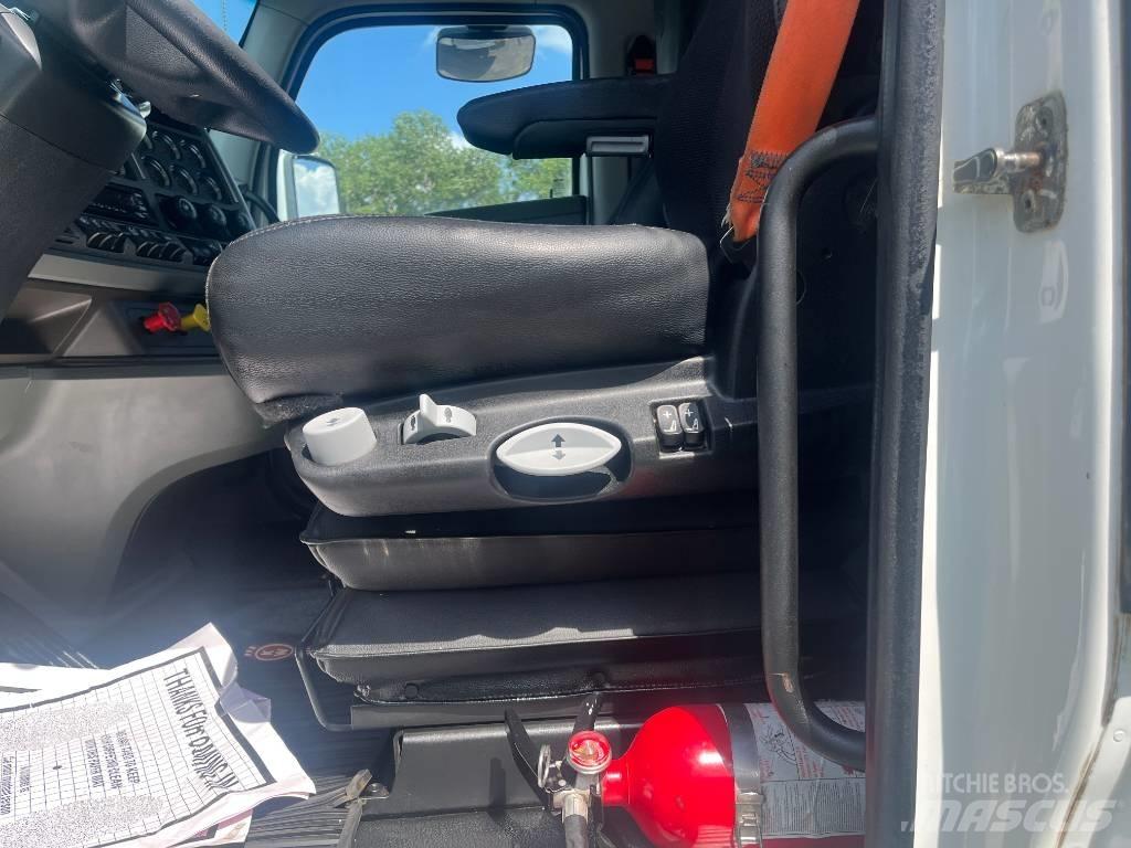 Kenworth T 880 Prime Movers