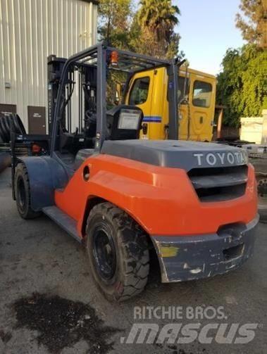 Toyota 8FD70U Diesel trucks