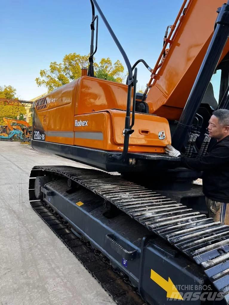 Hyundai 220LC-9S Crawler excavators