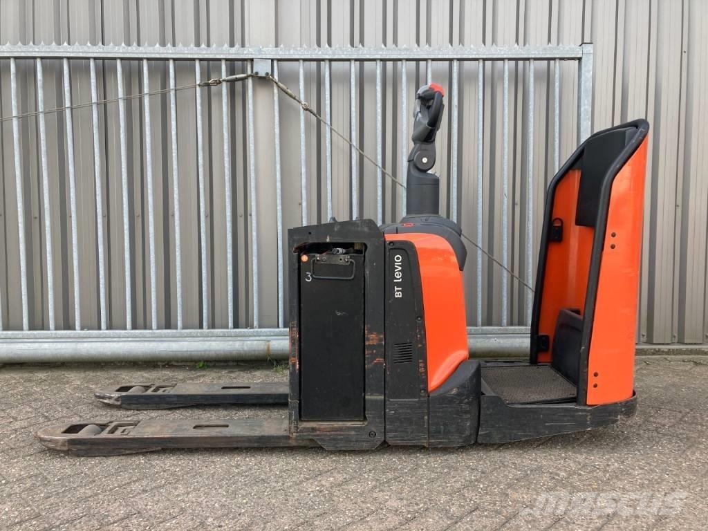 Toyota LPE200 Low lift with platform