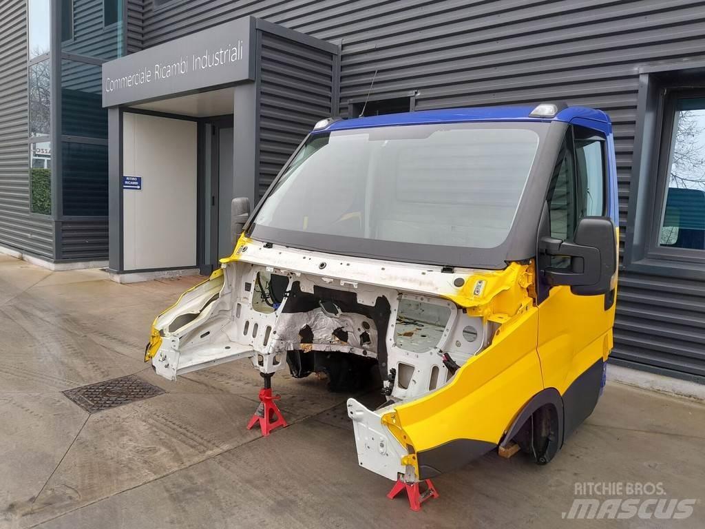 Iveco DAILY Cabins and interior