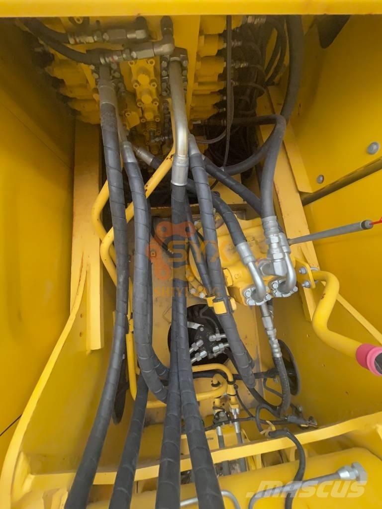 Komatsu PC 200-8 Crawler excavators