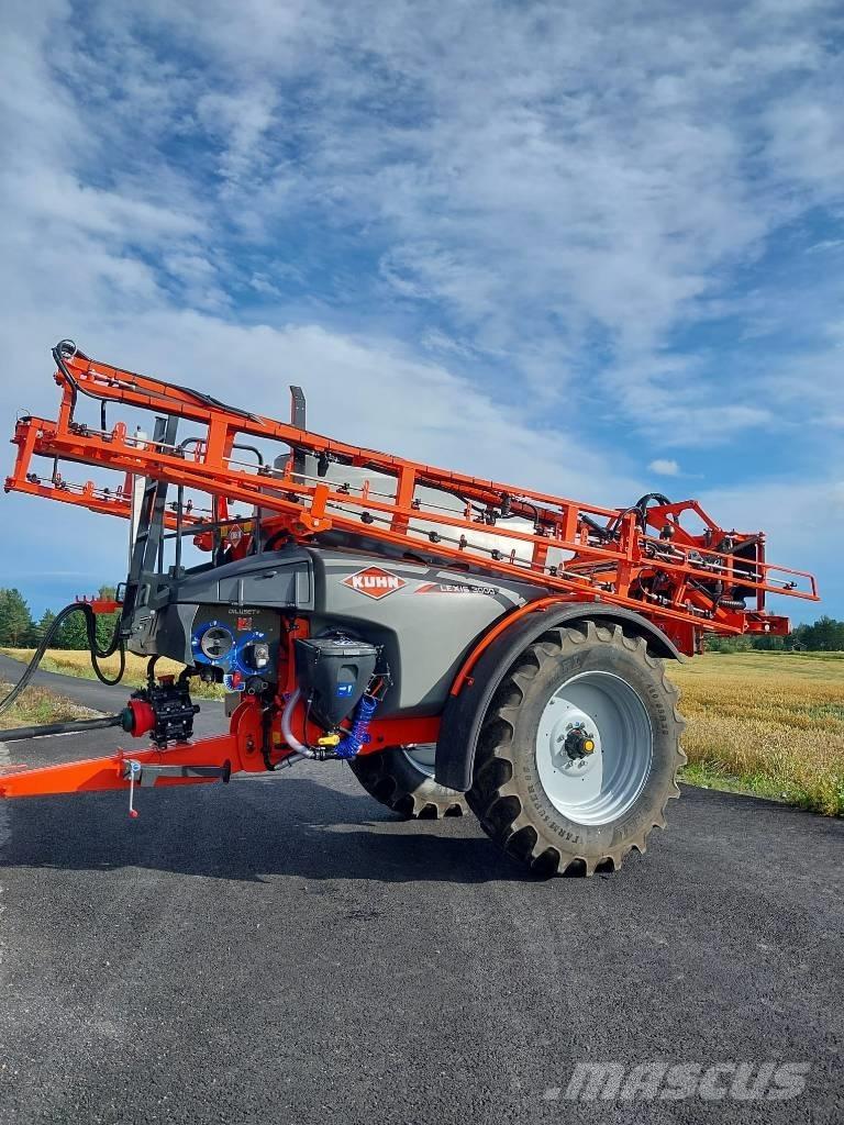 Kuhn Lexis 3000 Trailed sprayers