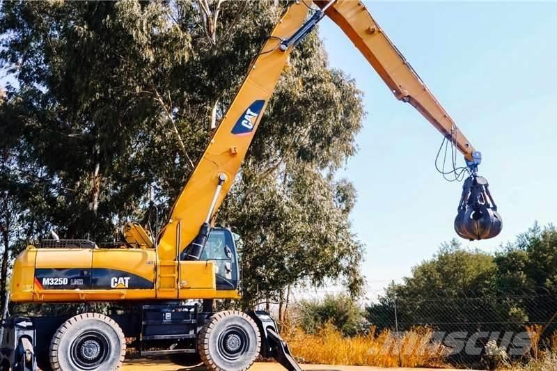 CAT M325 Mini excavators < 7t (Mini diggers)