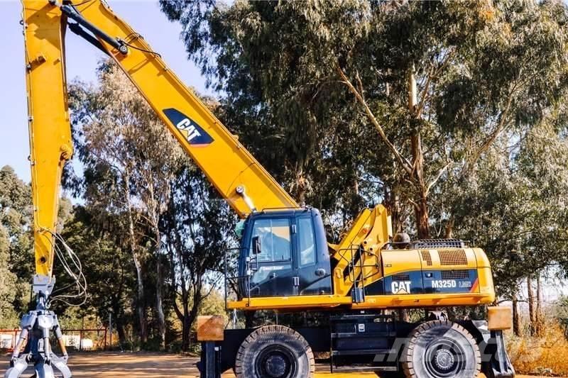 CAT M325 Mini excavators < 7t (Mini diggers)