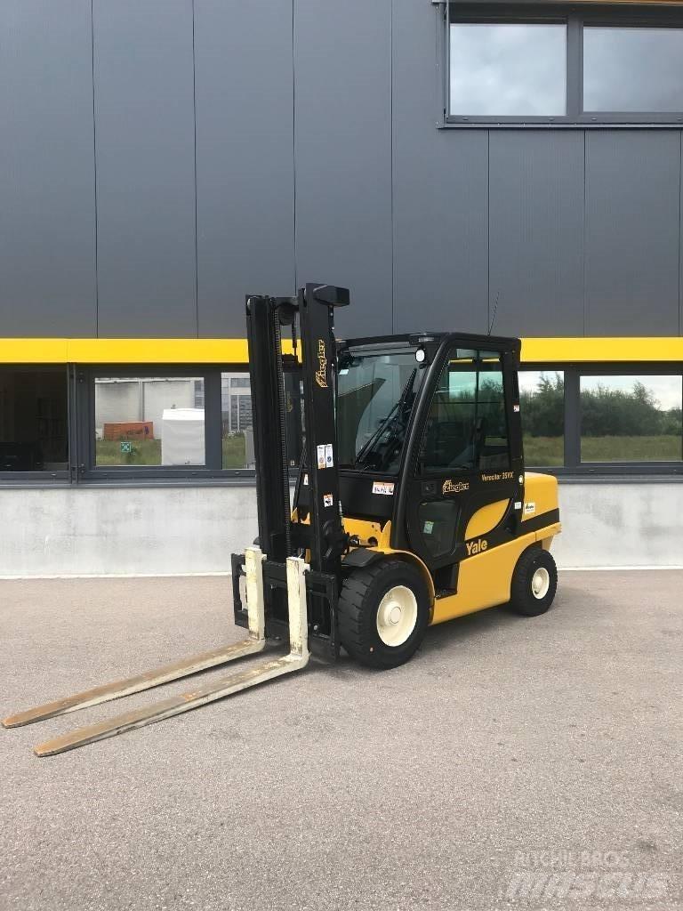 Yale GDP35VX Diesel trucks