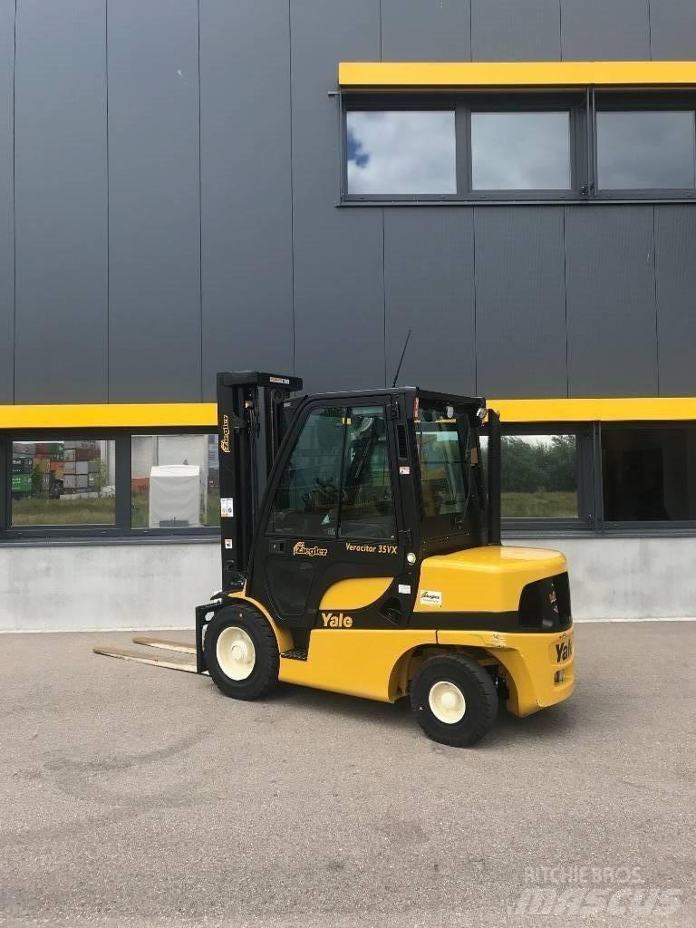 Yale GDP35VX Diesel trucks