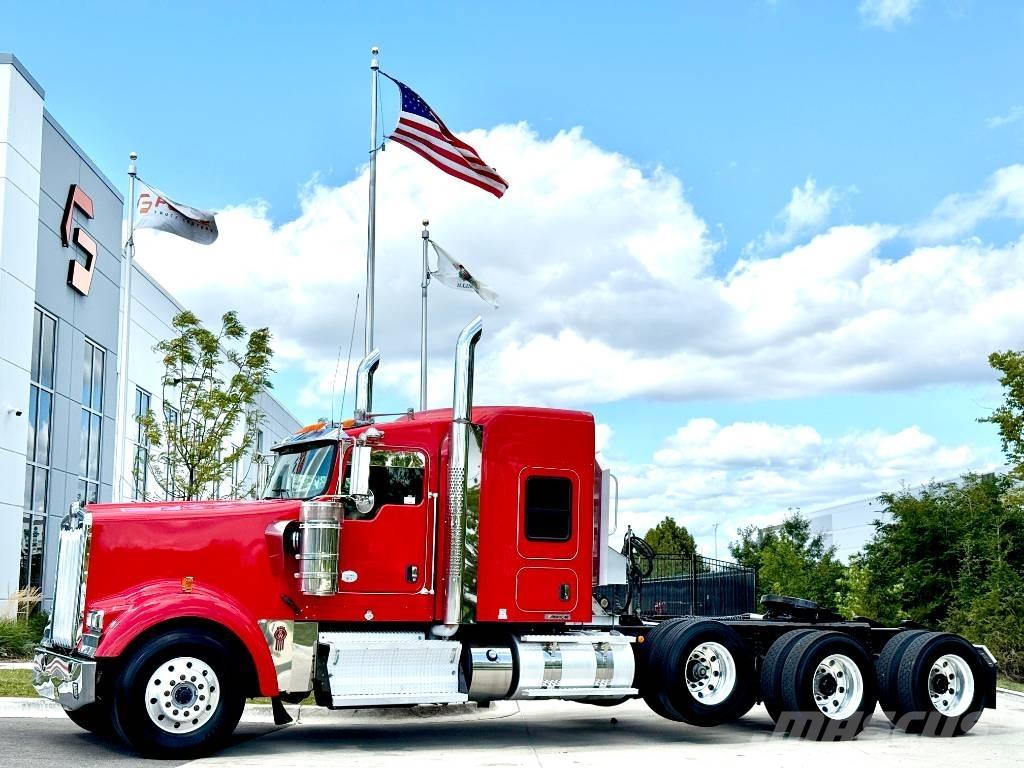 Kenworth W 900 Prime Movers