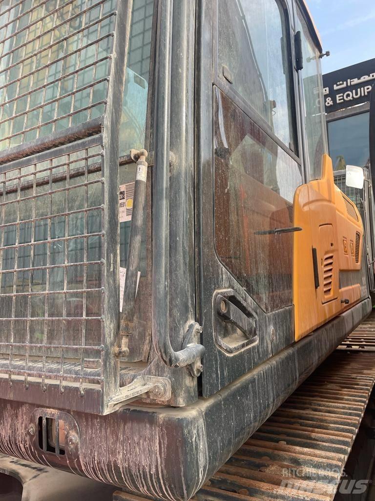 Hyundai HX225S L Crawler excavators