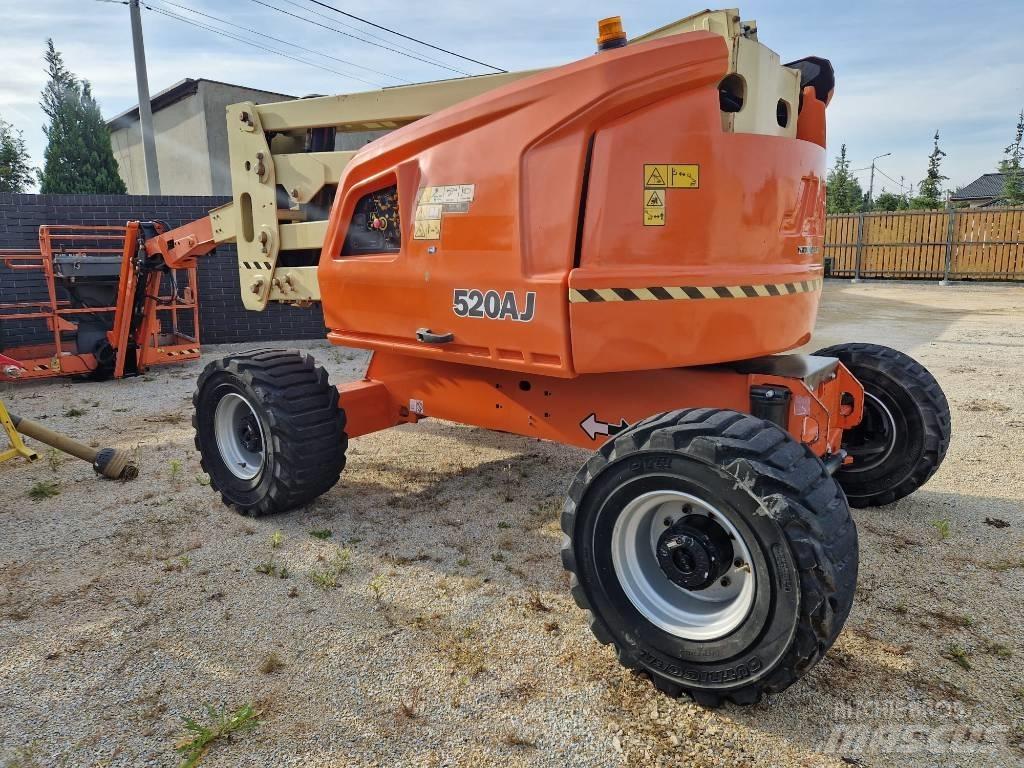 JLG 520AJ Articulated boom lifts