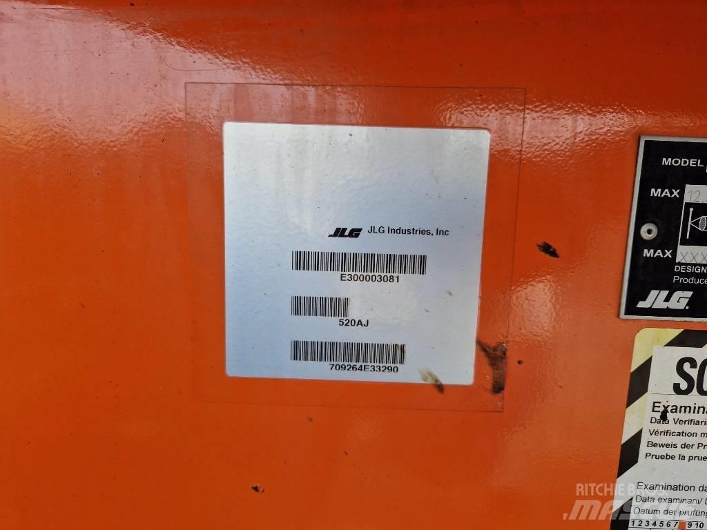 JLG 520AJ Articulated boom lifts