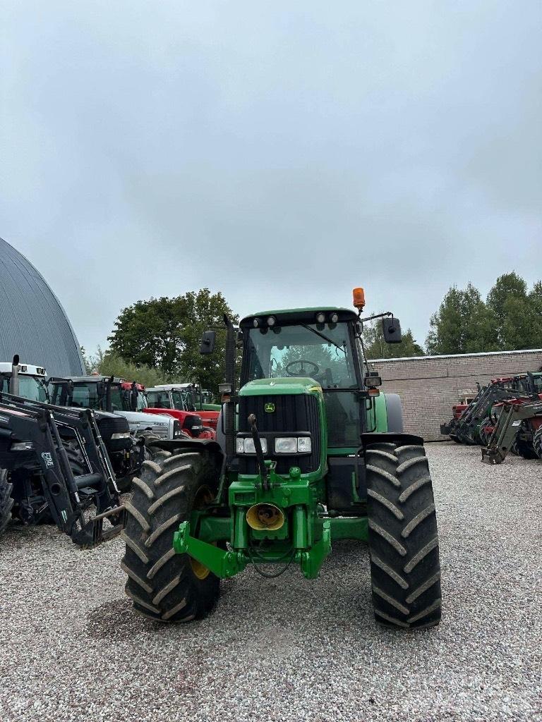 John Deere 6520 Tractors