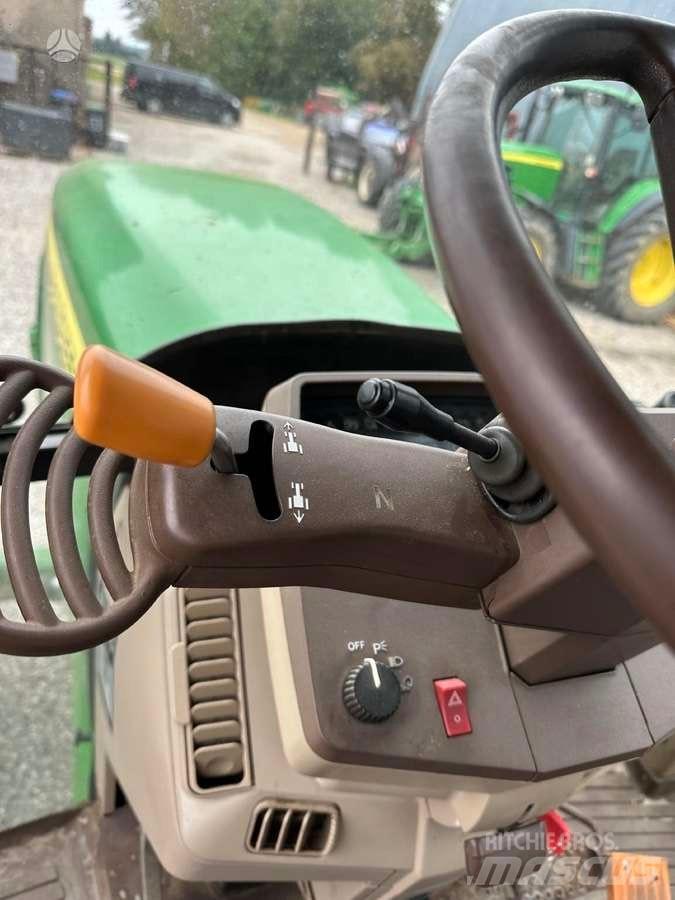 John Deere 6520 Tractors