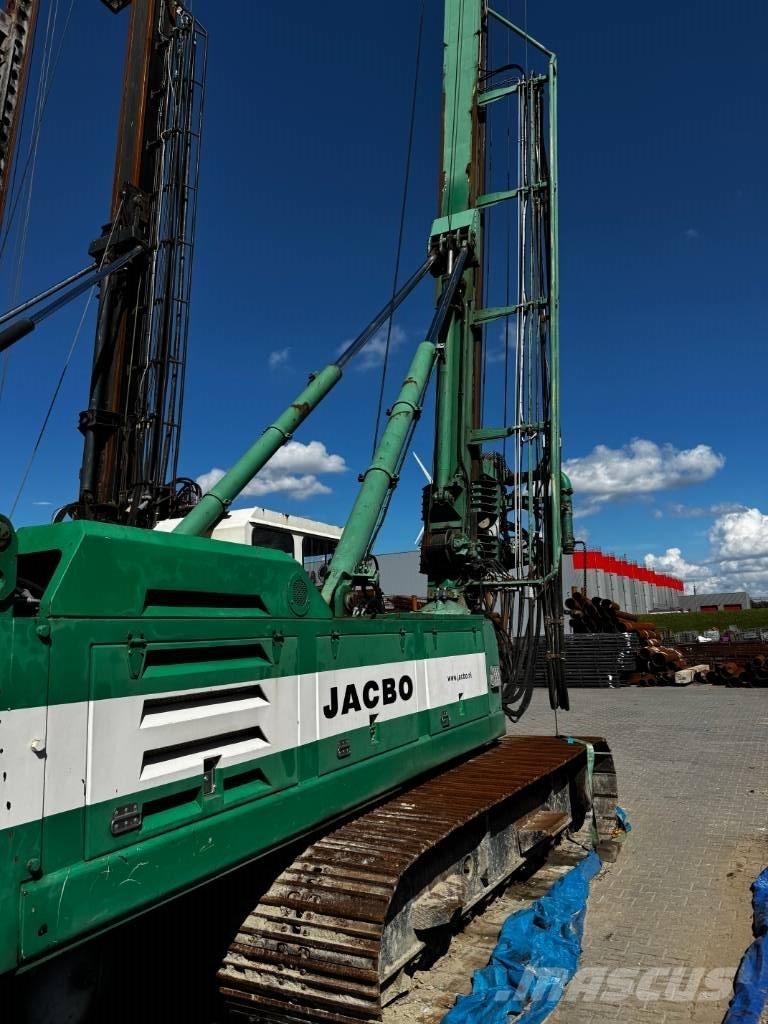 CMV TH7-25 Truck mounted drill rig