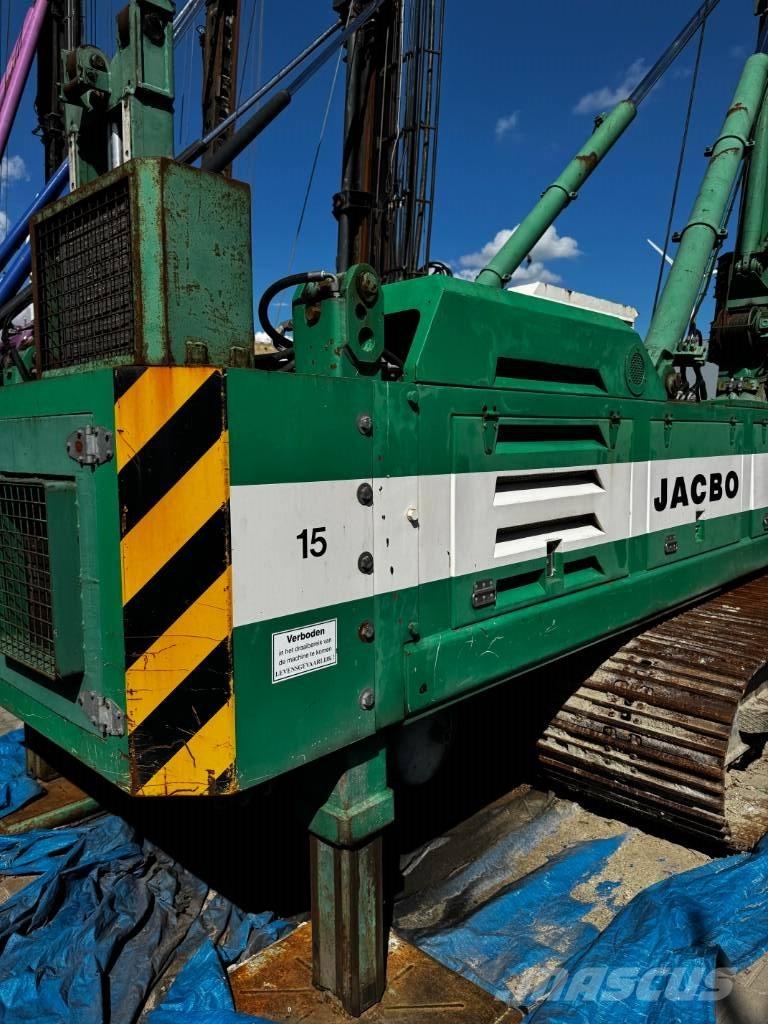 CMV TH7-25 Truck mounted drill rig