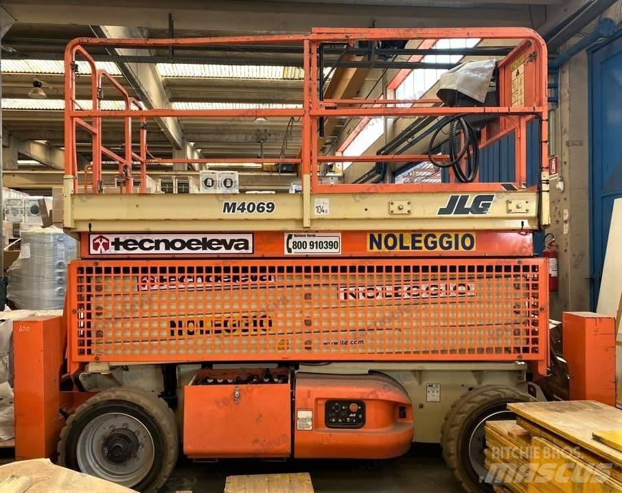 JLG M 4069 Scissor lifts