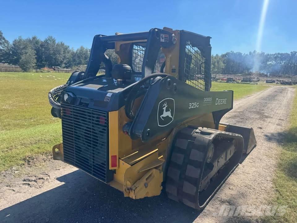 John Deere 325 Skid steer loaders