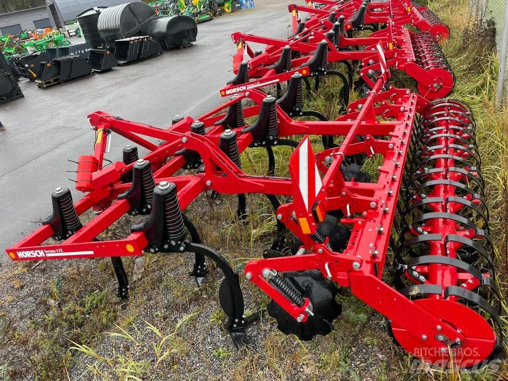 Horsch Terrano 3 FX Cultivators