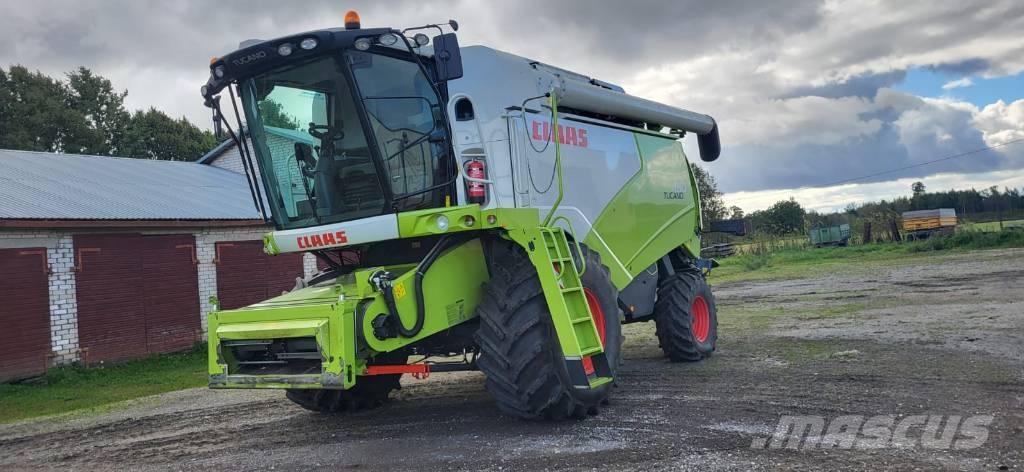 CLAAS Tucano 450 Combine harvesters