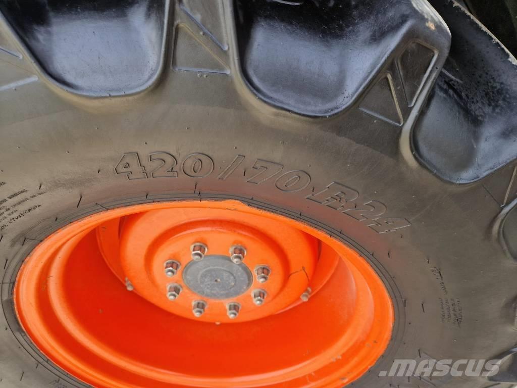 Kubota M 135 GX Tractors