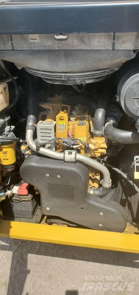 CAT 279 D Skid steer loaders