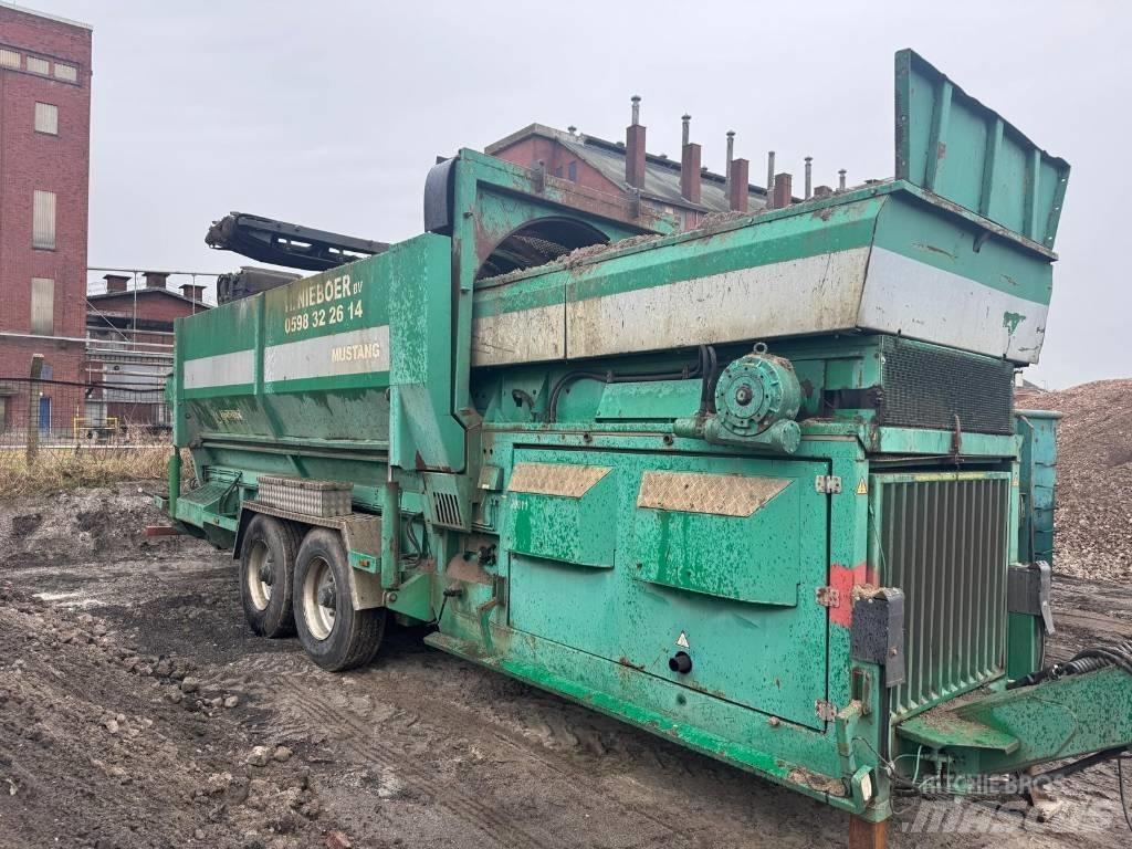 Farwick Mustang Mobile screeners