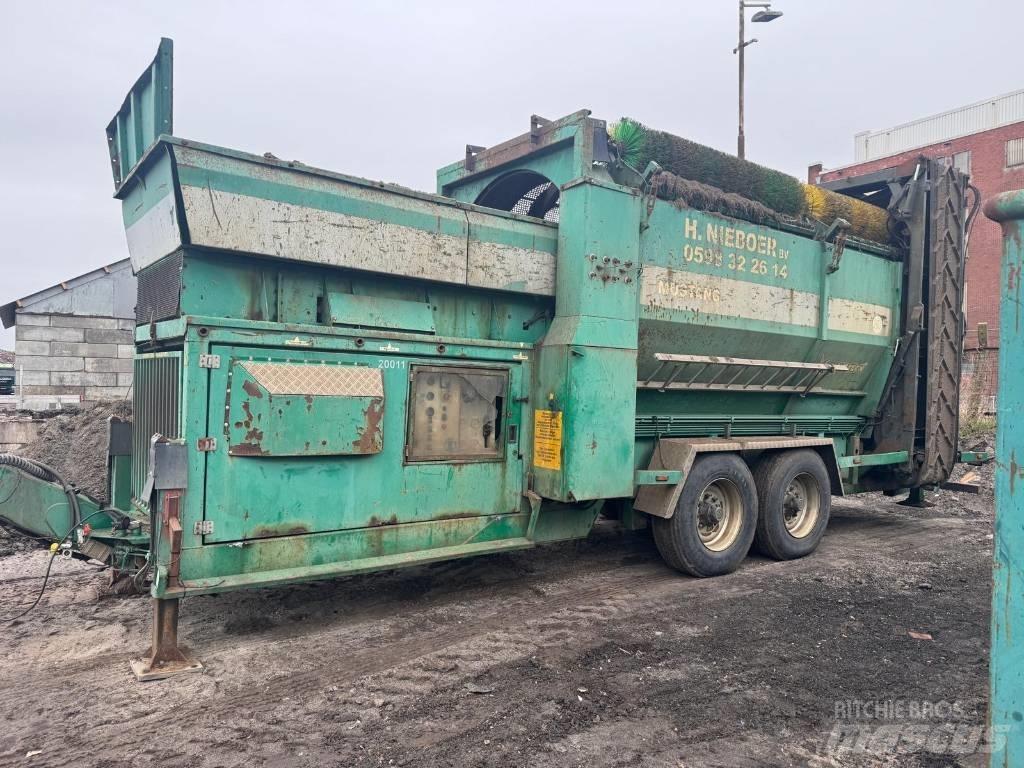 Farwick Mustang Mobile screeners