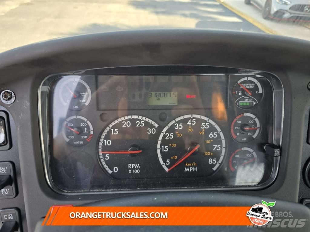 Freightliner M2 106 Chassis Cab trucks