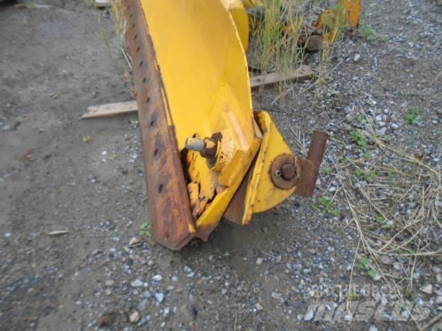 International 7500 Tipper trucks