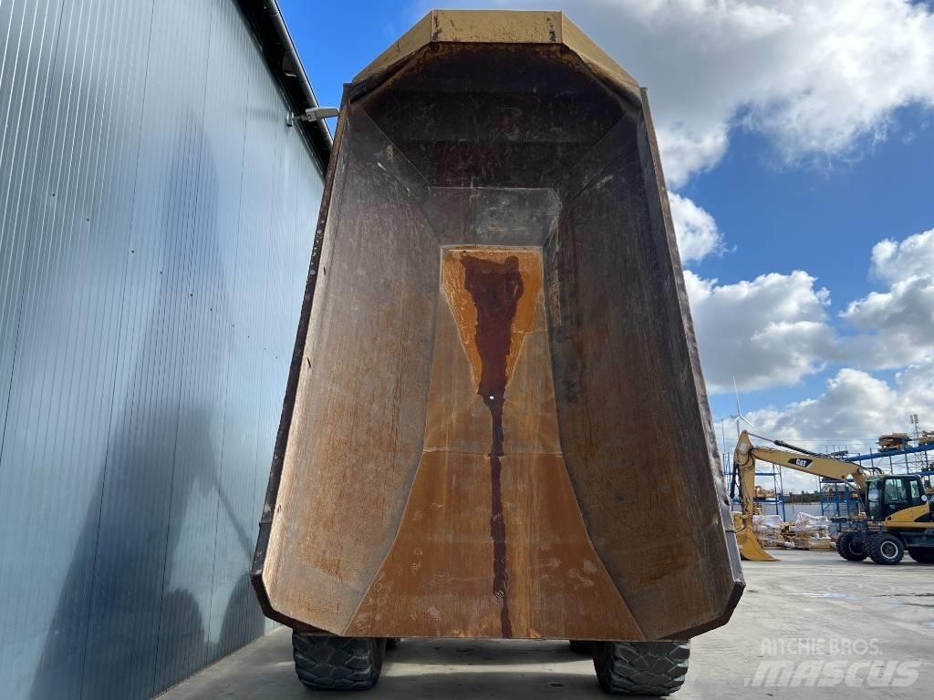 CAT 735B Articulated Haulers