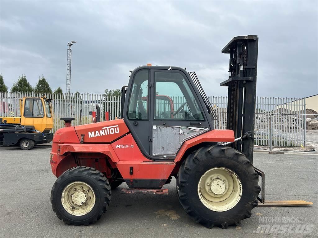 Manitou M26-4 Rough terrain truck