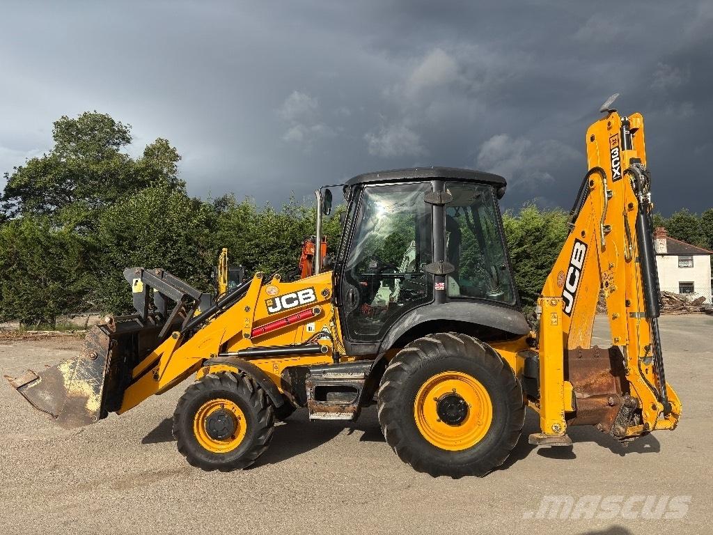 JCB 3CX Backhoe