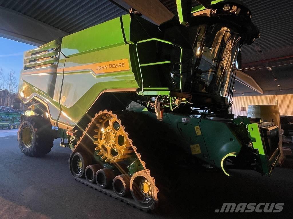 John Deere X9 1100 Combine harvesters