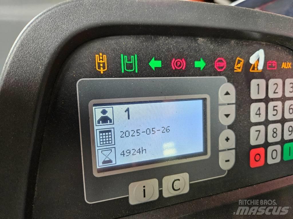 BT RR E 160 Reach truck
