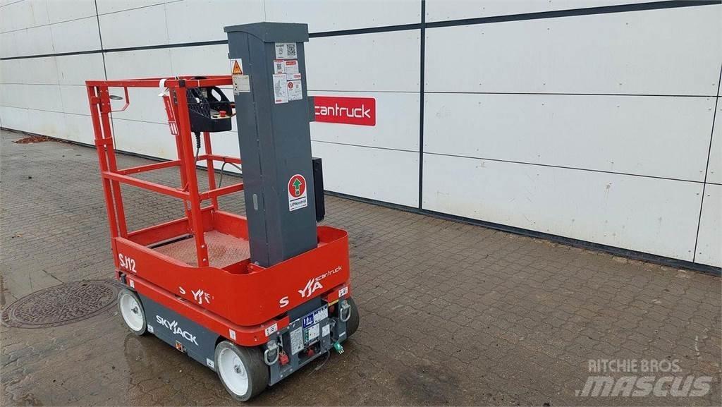 SkyJack SJ12 Used Personnel lifts and access elevators