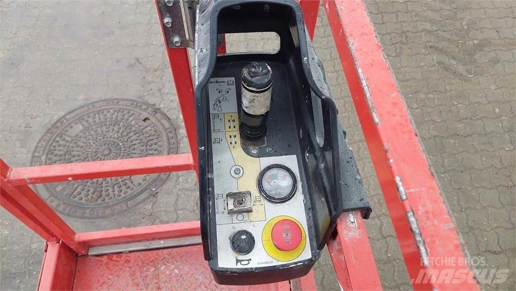 SkyJack SJ12 Used Personnel lifts and access elevators
