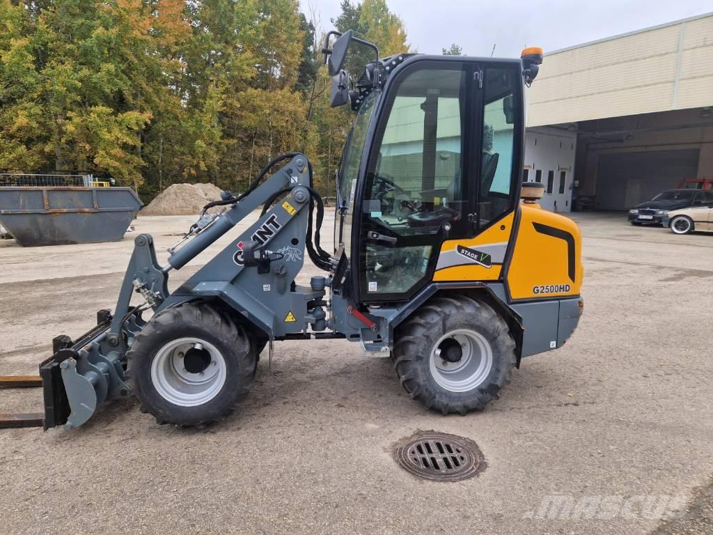 GiANT G 2500 HD Wheel loaders
