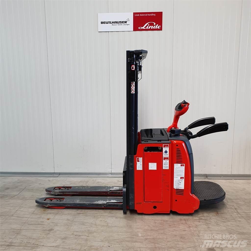 Linde D12AP Pedestrian stacker