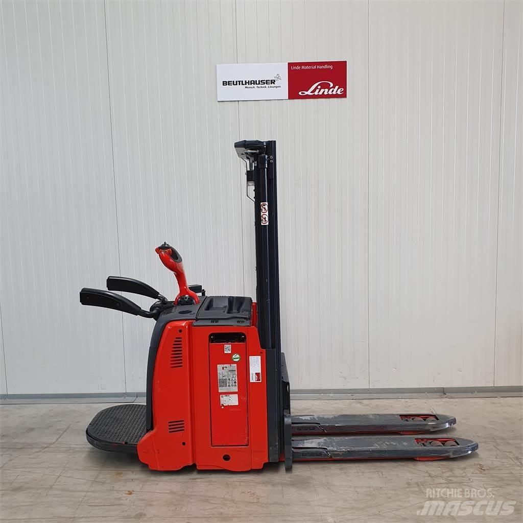 Linde D12AP Pedestrian stacker