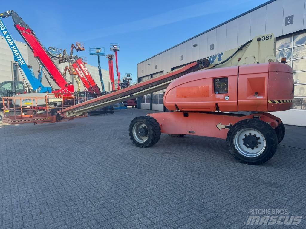 JLG 680 S Telescopic boom lifts