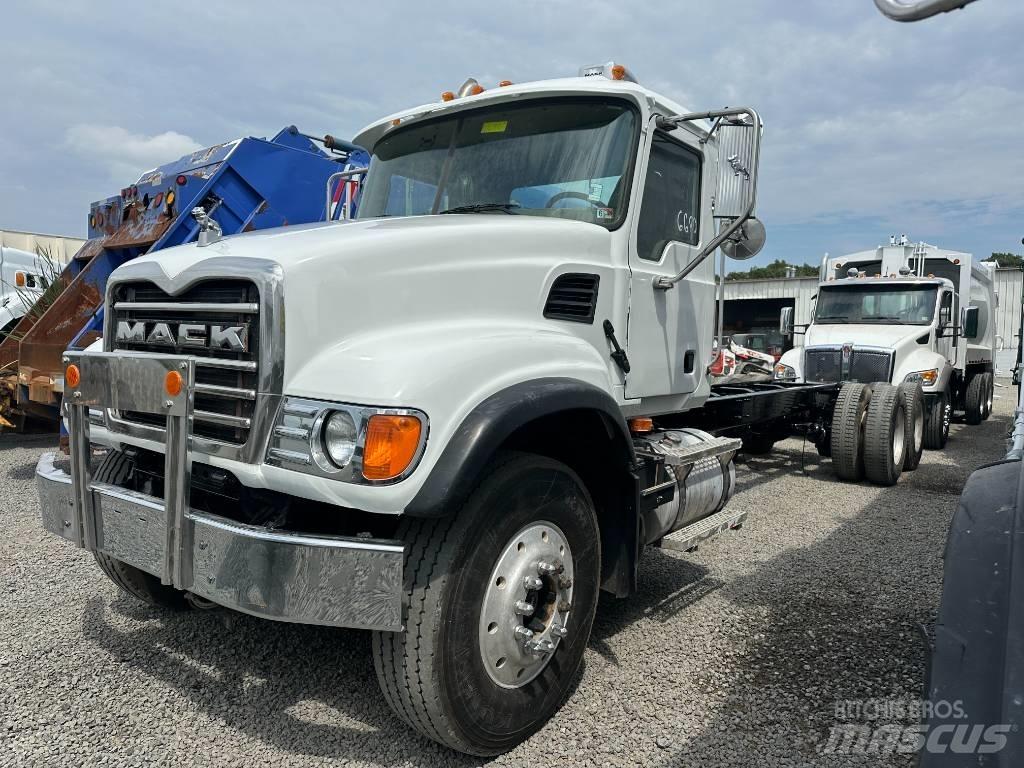 Mack CV 713 Chassis Cab trucks