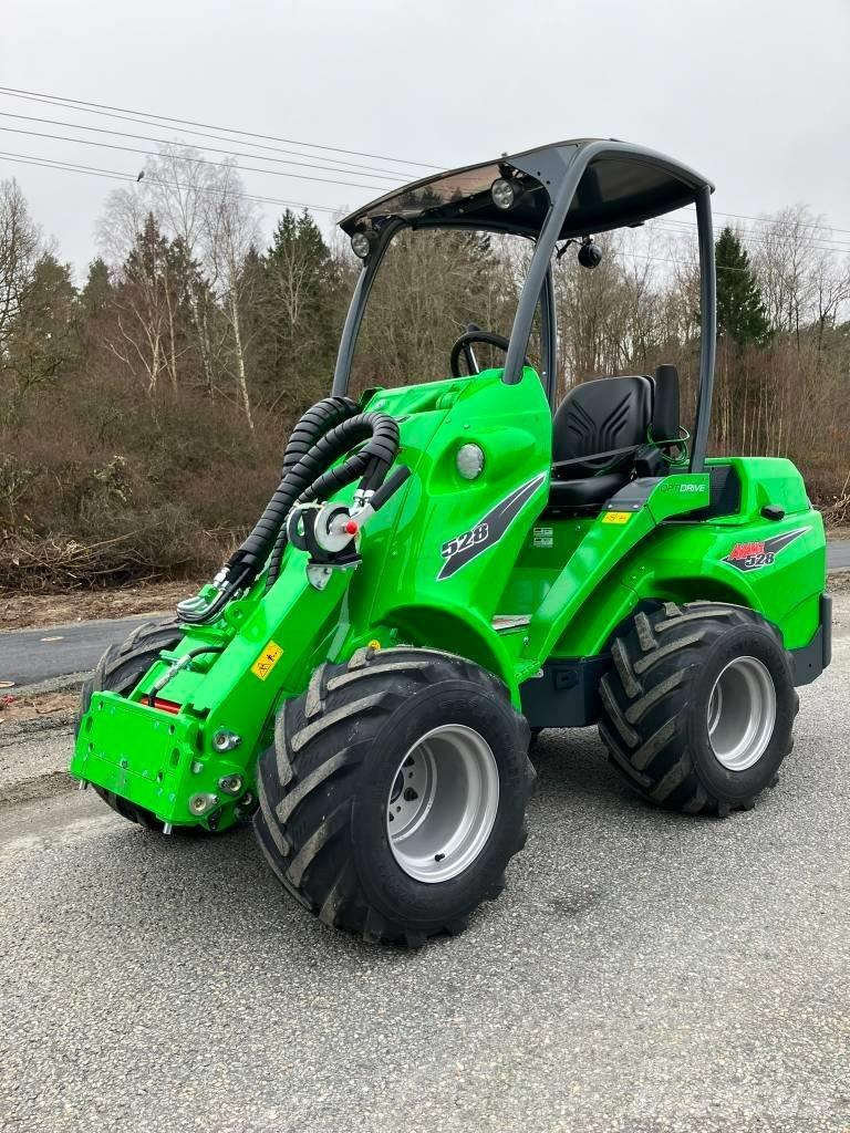 Avant 528 Skid steer loaders