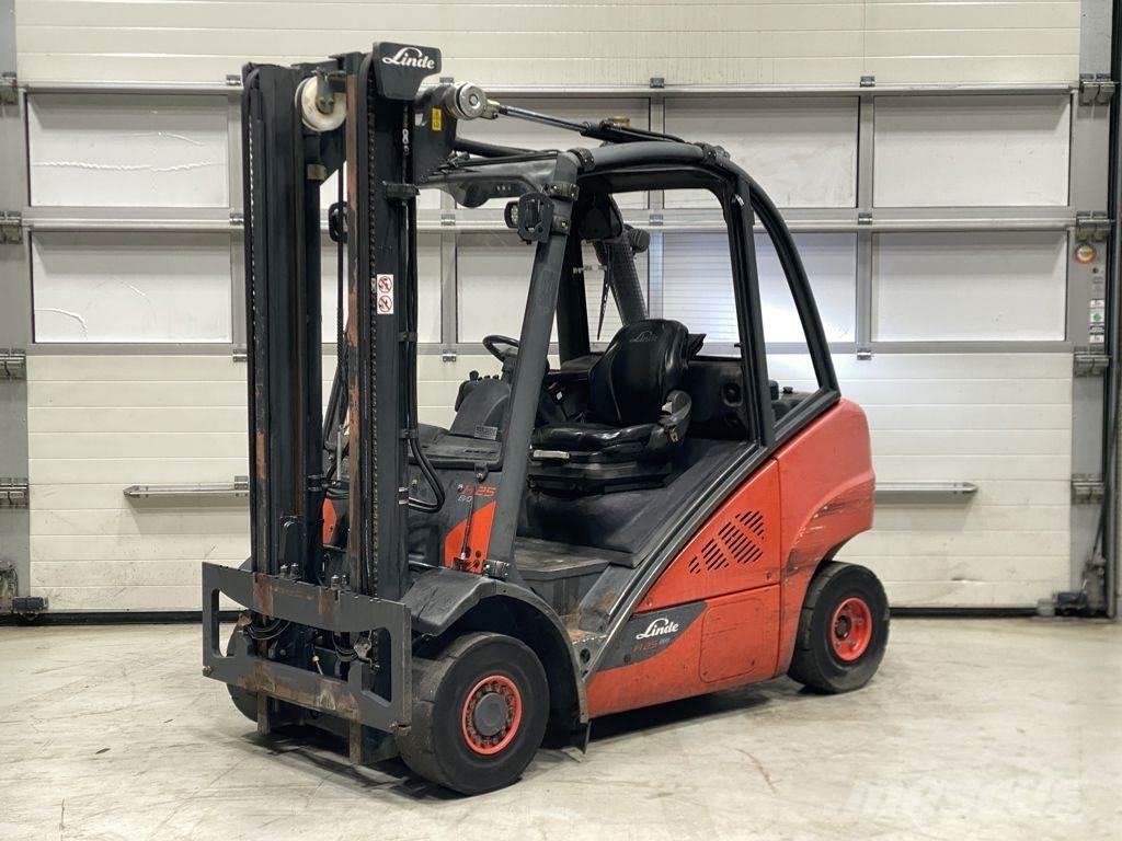 Linde H25D-02 Diesel trucks