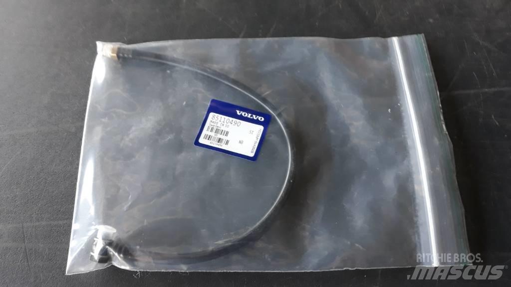 Volvo HOSE 85110490 Cabins and interior